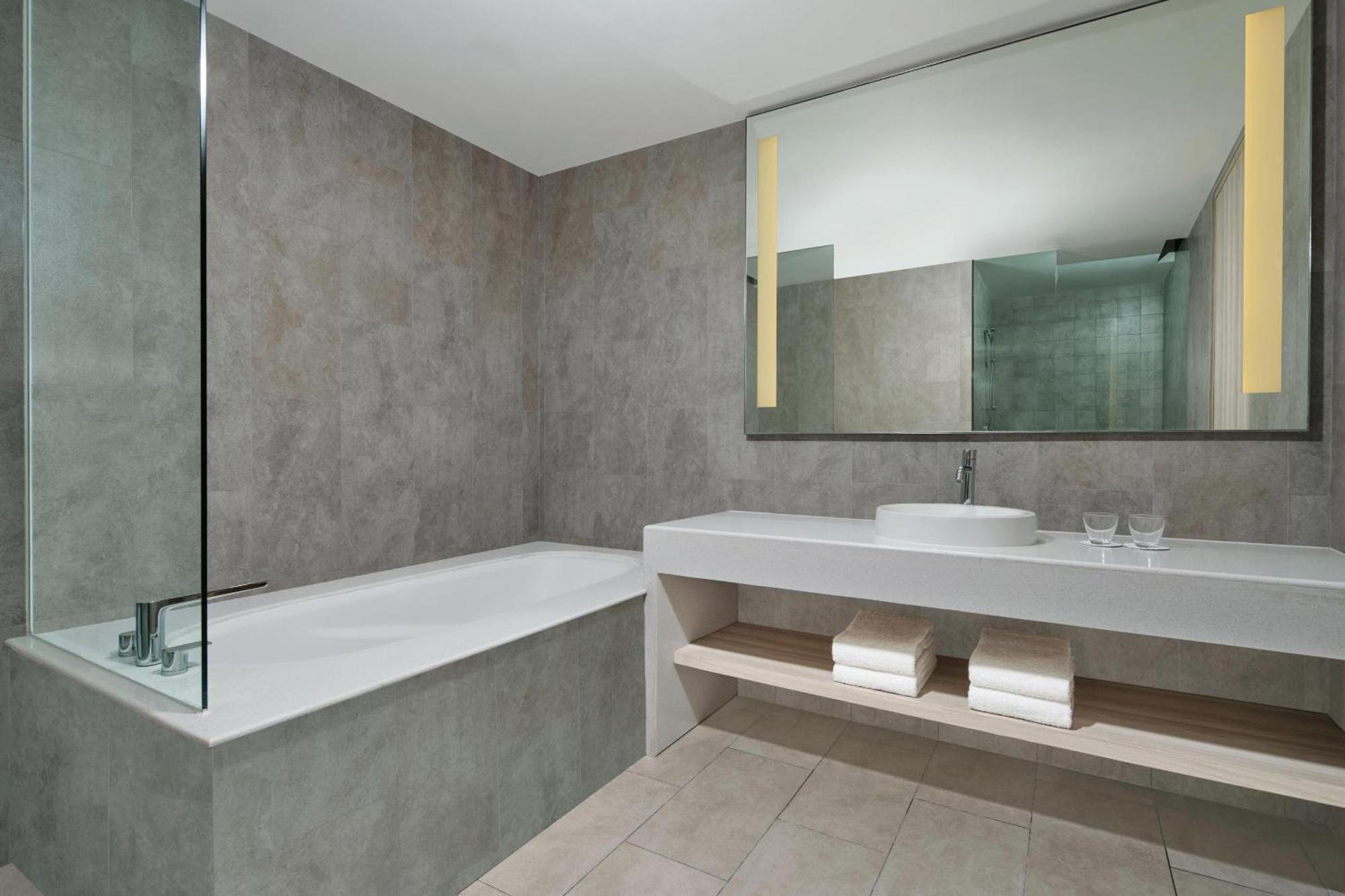 Four Points By Sheraton Surabaya, Pakuwon Indah Esterno foto